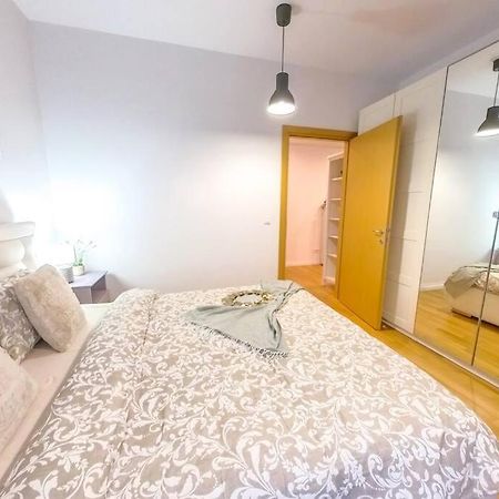 Old Town Spacious Apartment Bucureşti Eksteriør bilde