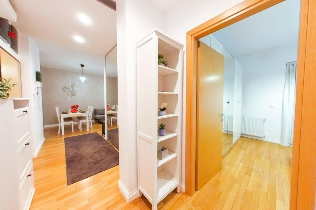 Old Town Spacious Apartment Bucureşti Eksteriør bilde