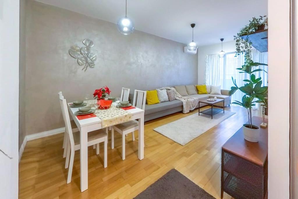 Old Town Spacious Apartment Bucureşti Eksteriør bilde